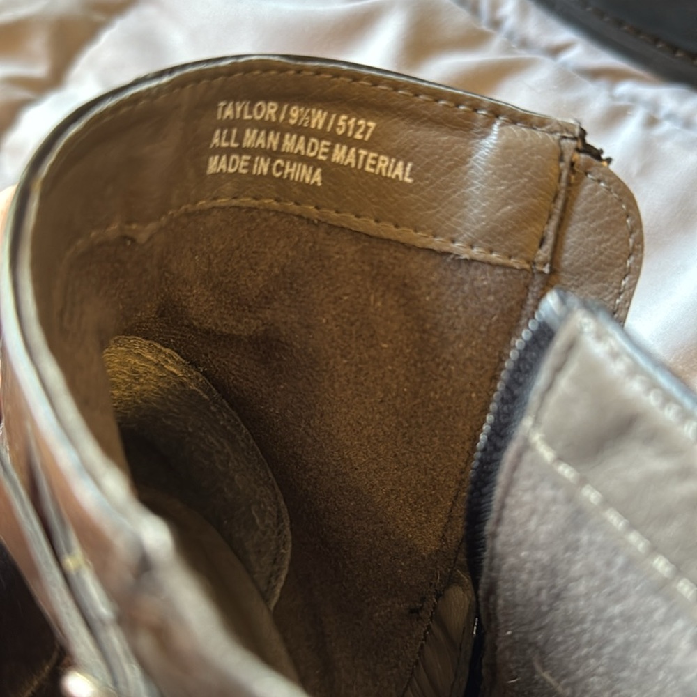 Booties - Picture 6 of 7